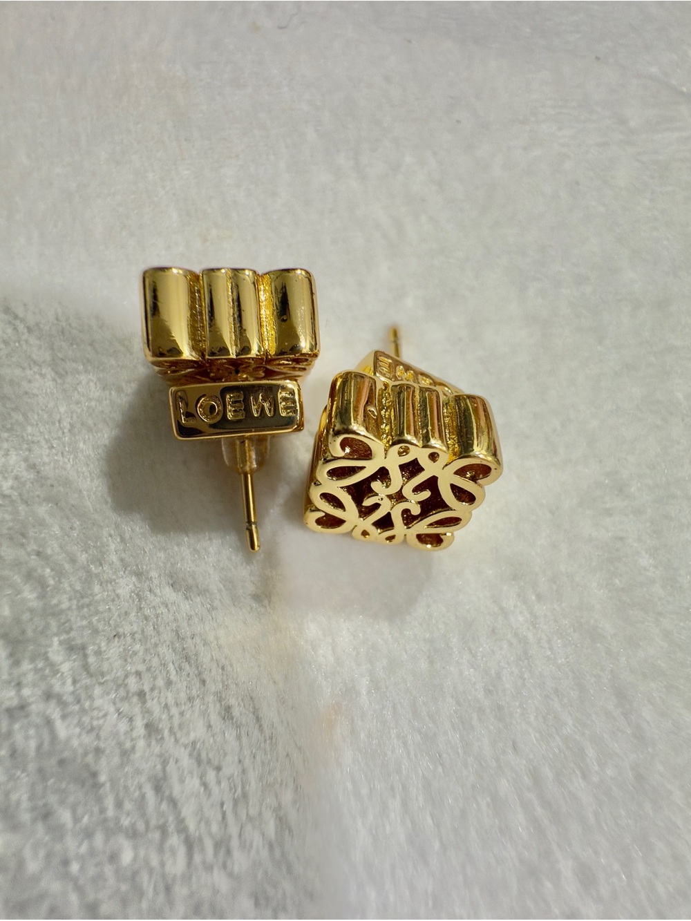 Gold Filigree Square Stud Earrings L O E W E